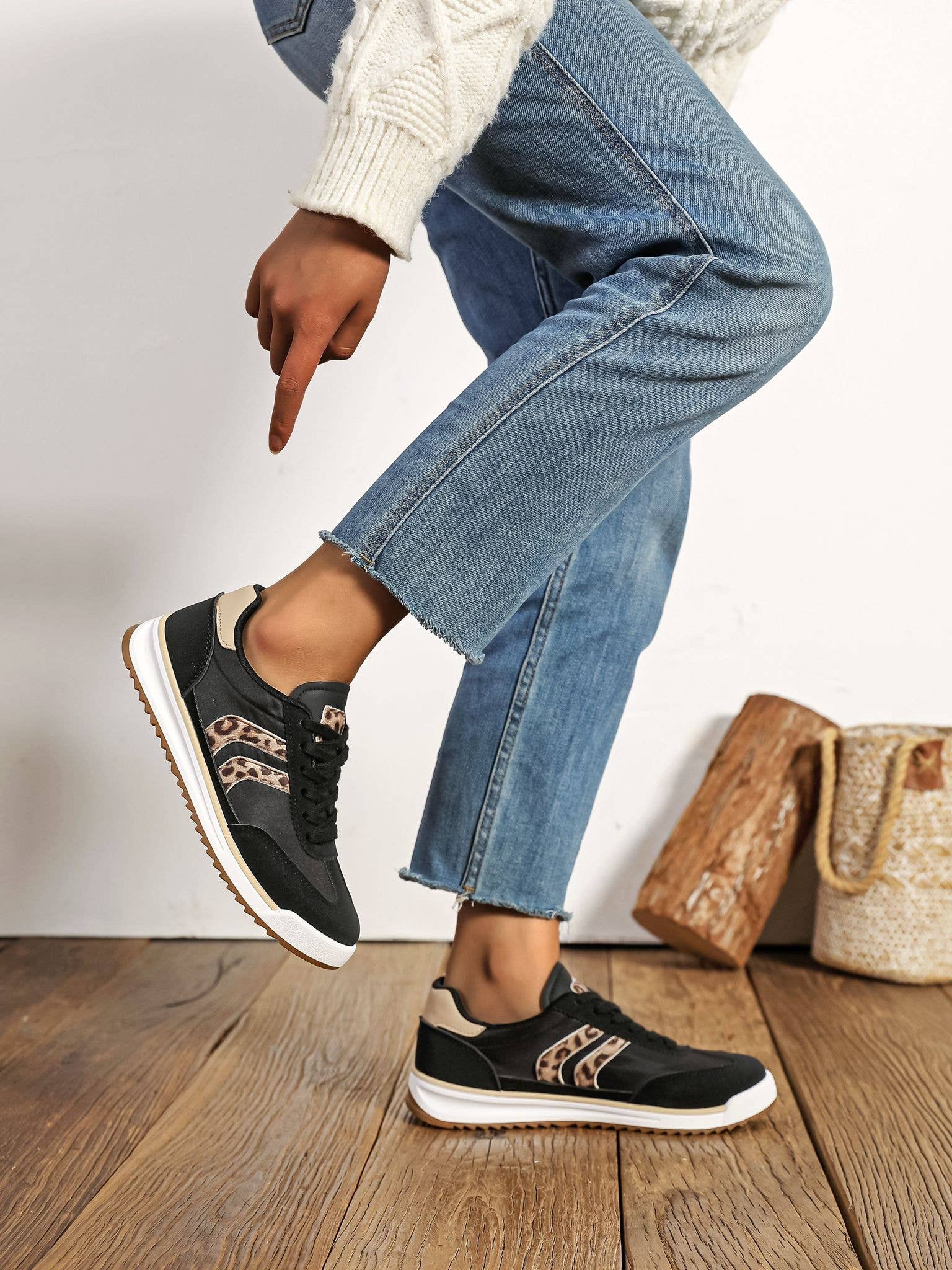 No Doubt Shoes – Großhandel Lifestyle-Sneaker – Damen – DAMEN-SNEAKER MIT FARBKONTRAST UND DOPPELSTREIFEN-SCHNÜRUNG8