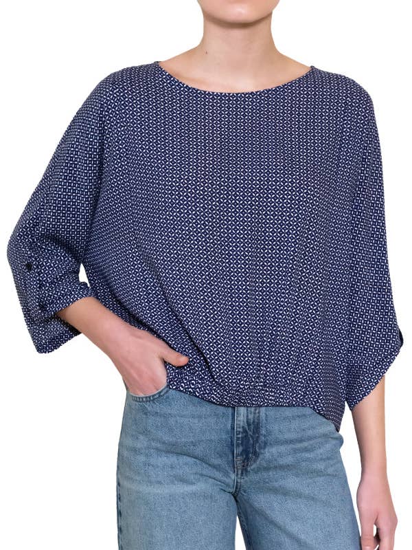 Blouse tunique imprimée multicolore bleue à col rond et manches 3/4 retroussées 46728 pour la vente par Shendel
