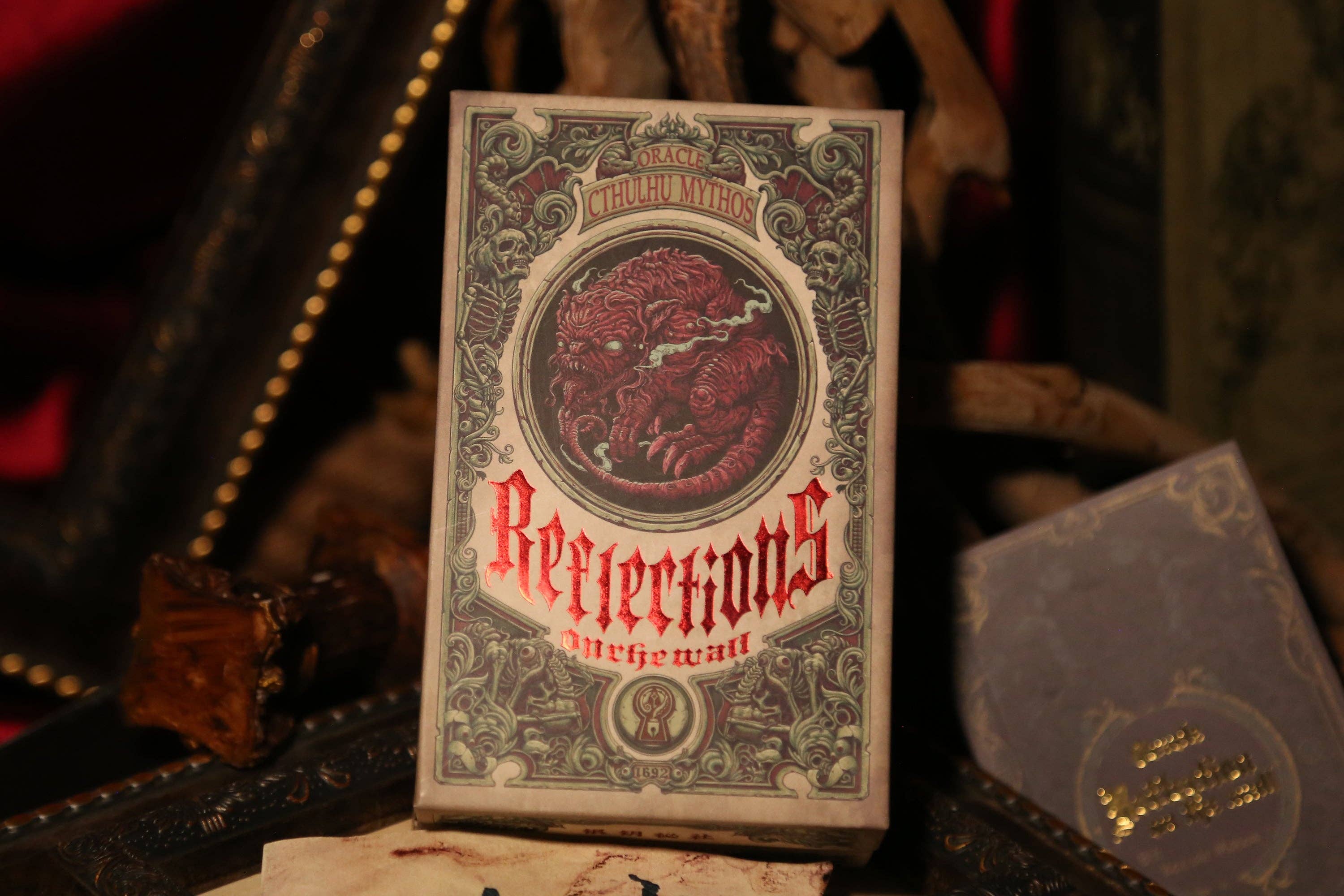 Vermilion Collection - Wholesale Tarot Cards - Reflections on the Wall Cthulhu Mythos Oracle2