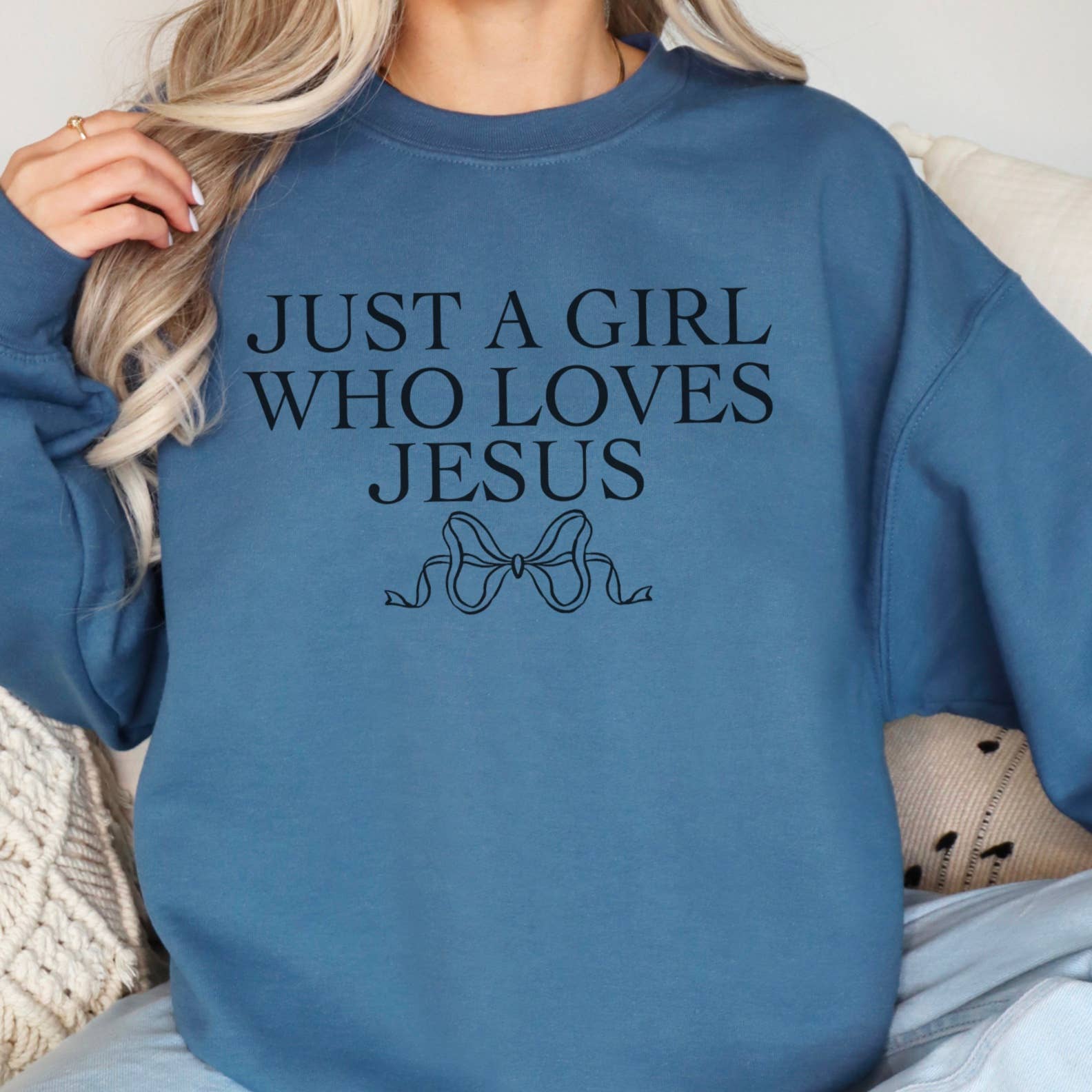 Shoppe SHC - Vente Sweat-shirt à imprimés – femme - Coquette Juste Une Fille Qui Aime Jésus | Sweat-shirt Chrétien2