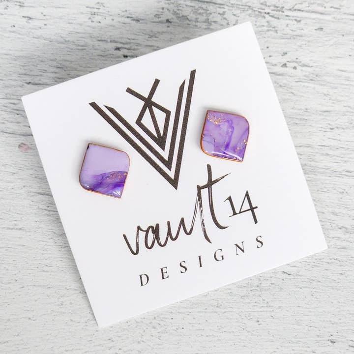Boucles d'oreilles à tige en fausse améthyste pour la vente par Vault 14 Designs, LLC
