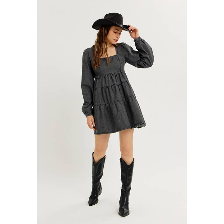 MINIVESTIDO BABYDOLL EM DENIM LAVADO COM FOLHOS EM CAMADAS por atacado de idem ditto