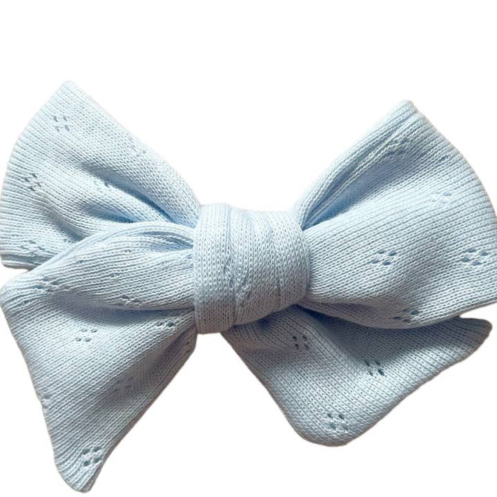 nœud en forme de moulinet en pointelle bleu pour bébé pour la vente par Mai & I