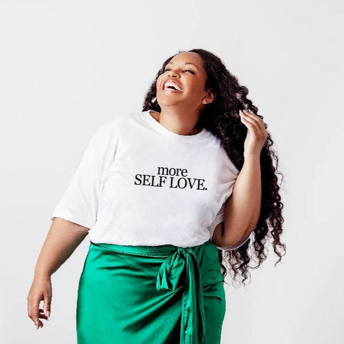 Maglietta More Self Love per la vendita all'ingrosso da parte di Stitch Me In