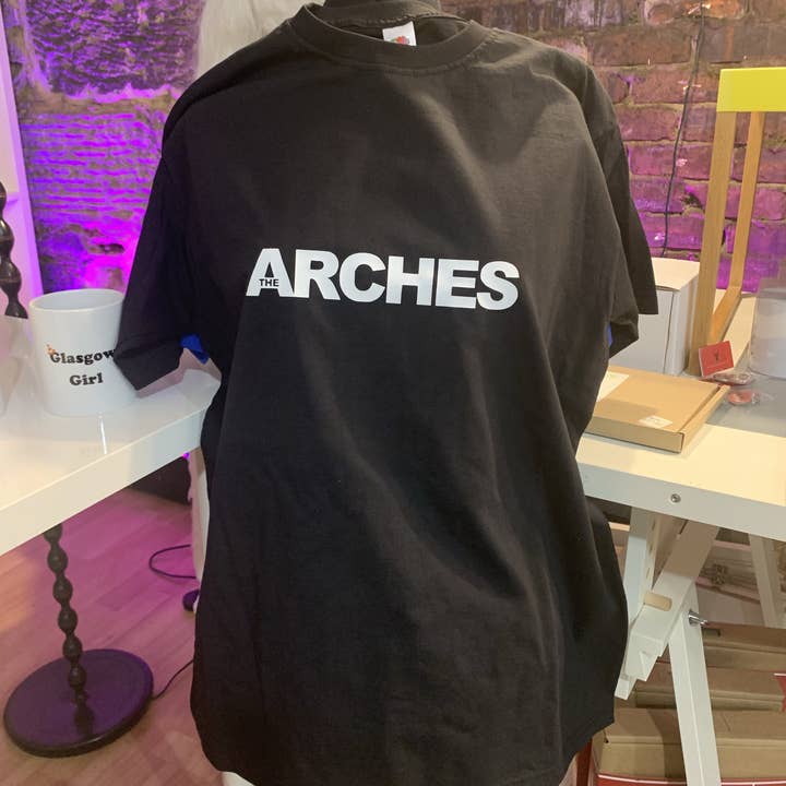 The Arches T-Shirt - Braw Wee Emporium voor wholesale door Braw Wee