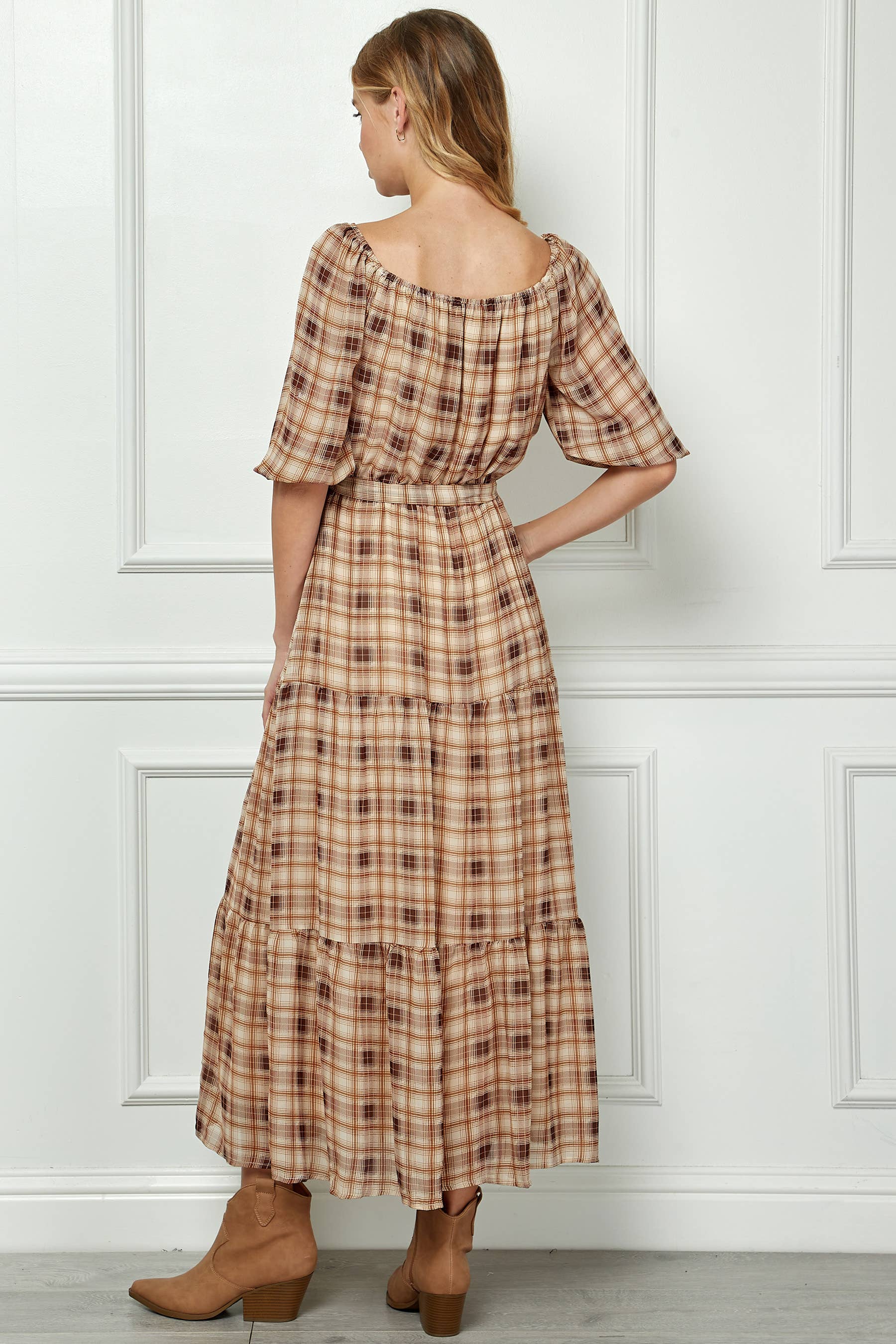 NAT/BRM/MOCA 3/4 ÜBERSCHÜSSIGES MAXIKLEID MIT SEITLICHEM BINDEBAND UND RÜSCHENSAUM Y828795J89 für den Großhandel auf Faire8