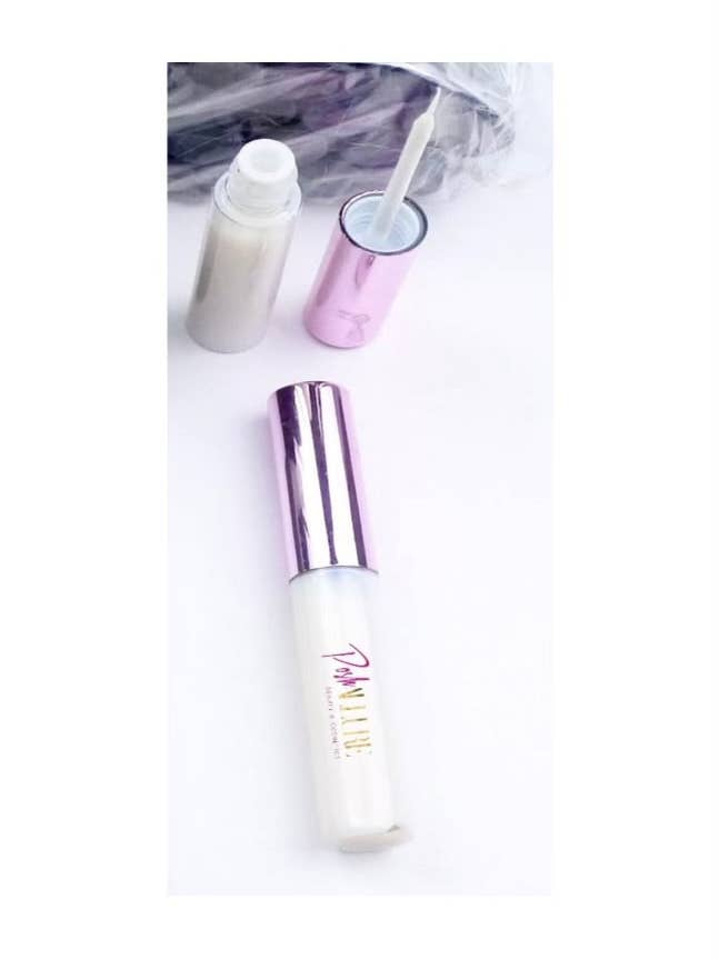 Colle à cils pour la vente par Posh Allure Beauty and Cosmetics
