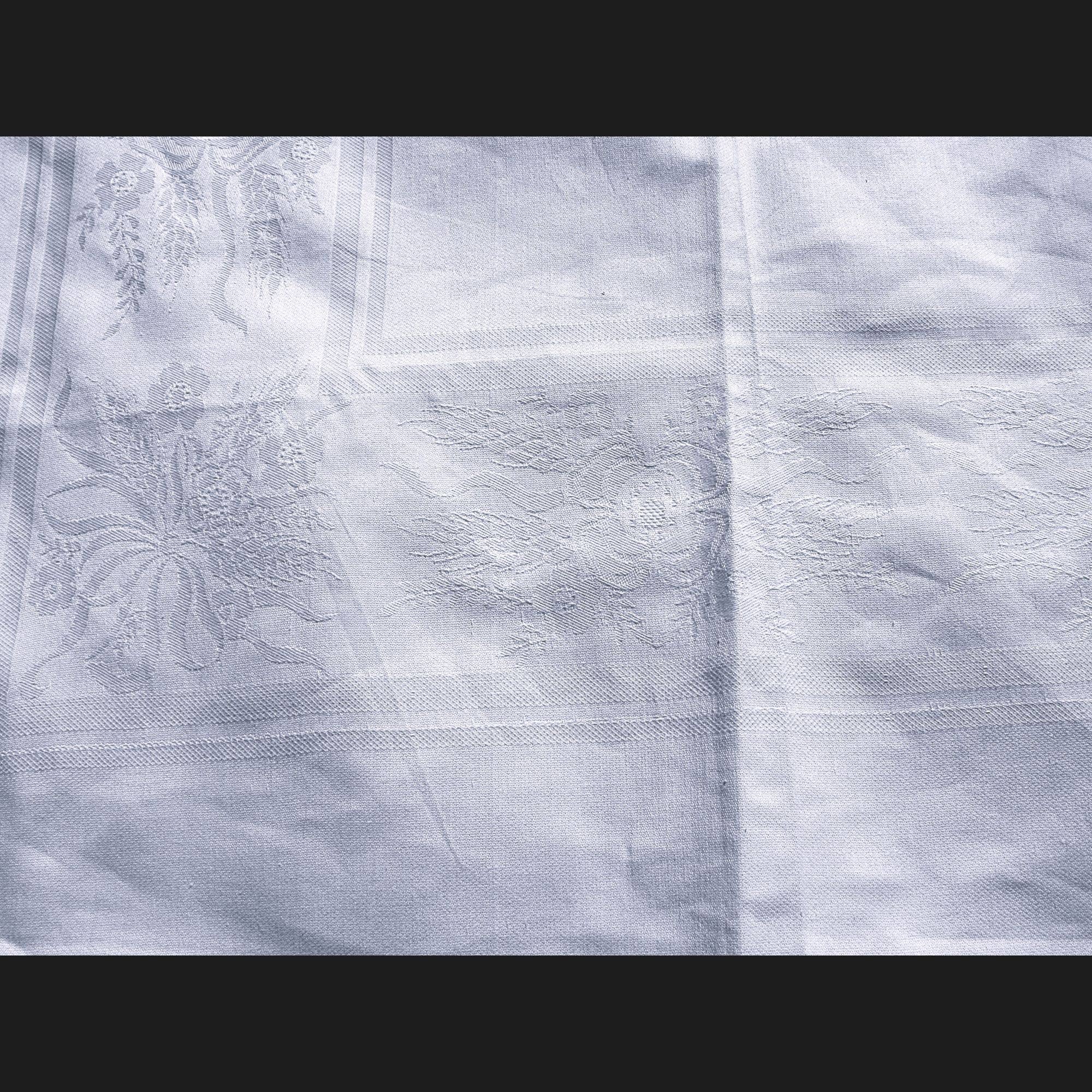 Eastern Sunrise Lace And Linens Inc. - Wholesale Tablecloth - Heritage Cotton Damask Tablecloth Framed Floral Bouquet50x701