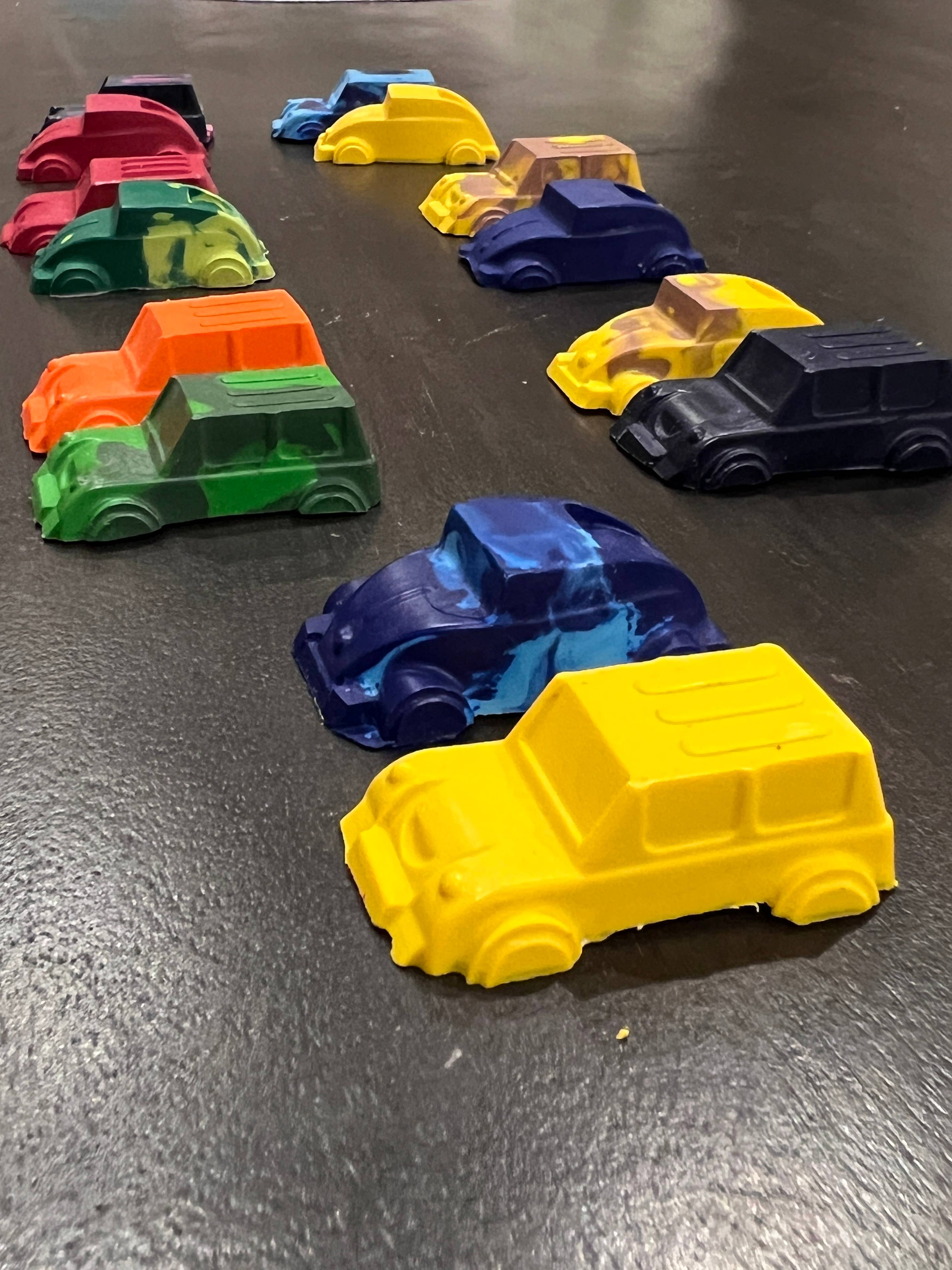 Cre8ive Crayonz - Wholesale Crayons - Kids & Baby - Car and Truck Rainbow Crayon Gift Box1