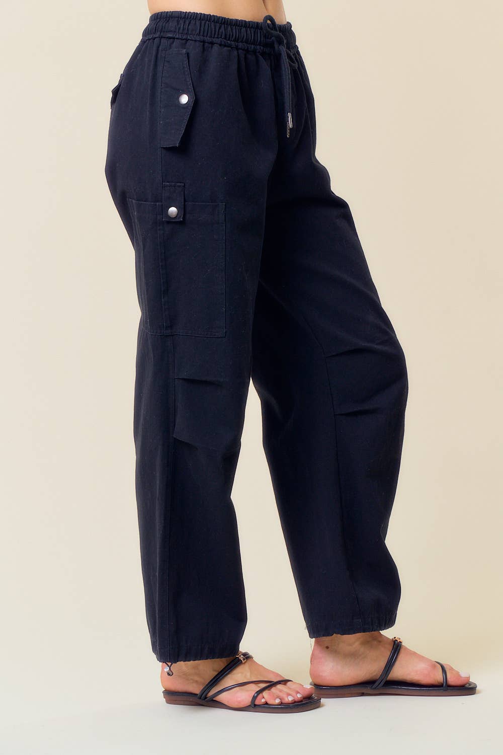 Doe and Rae - Wholesale Broek - Dames - CARGOBROEK VAN KATOENKEPERSTOF MET HOGE TAILLE EN WIJDE PIJPEN - 8793P10