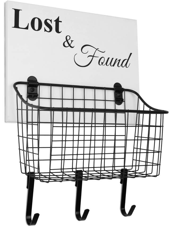 Lost and Found Väggmonterad Korg - Klassrum, Kontor och Tvättstuga Väggdekor för wholesale av PRIZOI