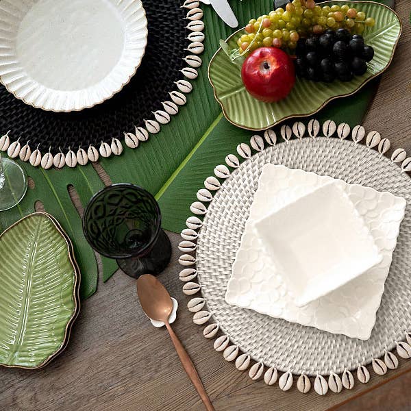 Bali Harvest - Venta al por mayor Manteles individuales - Mantel individual de ratán con concha de cowrie, color blanco2