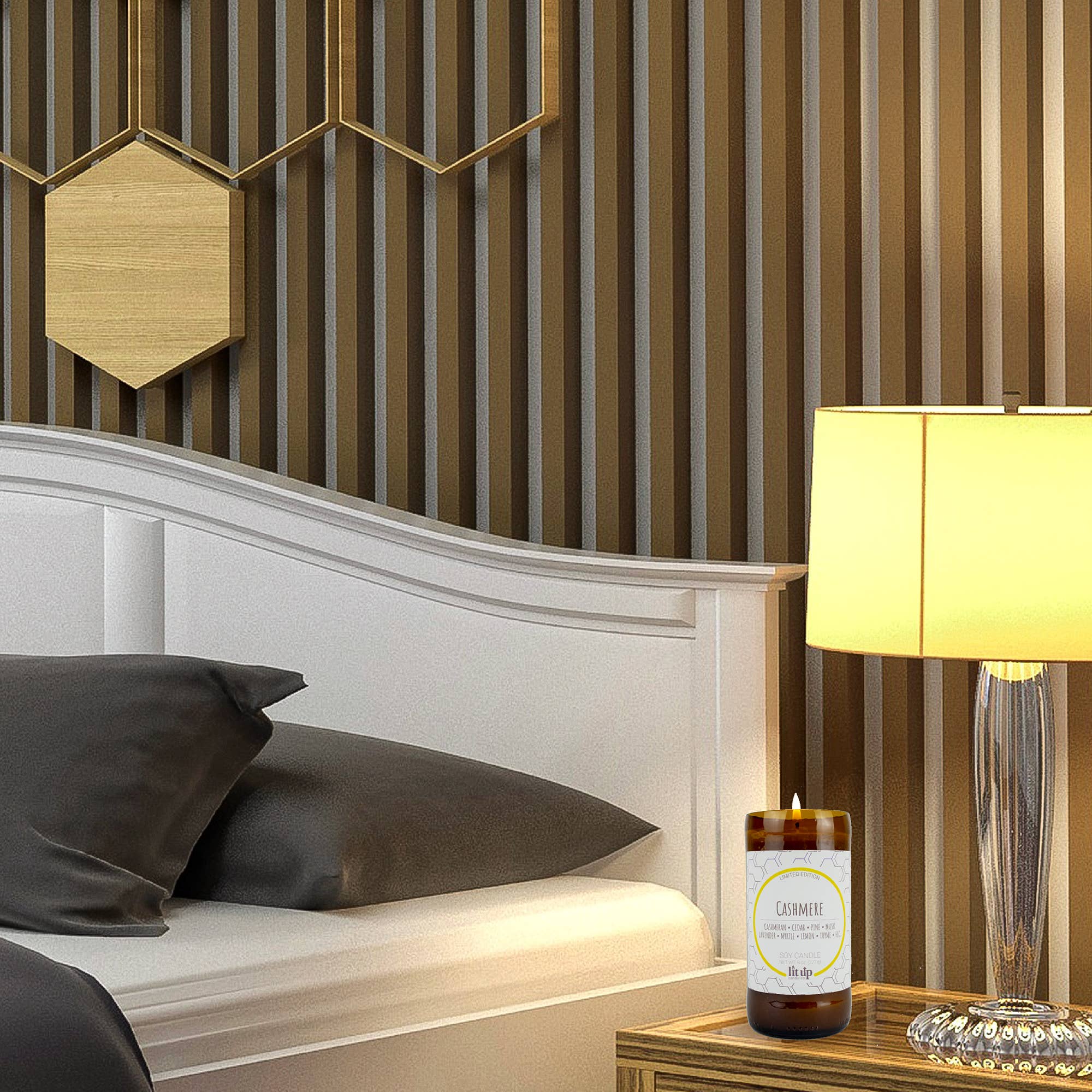 Lit Up Candle Co. – wholesale Burkljus – Cashmere doftande 8 oz. sojaljus i ölflaskor4