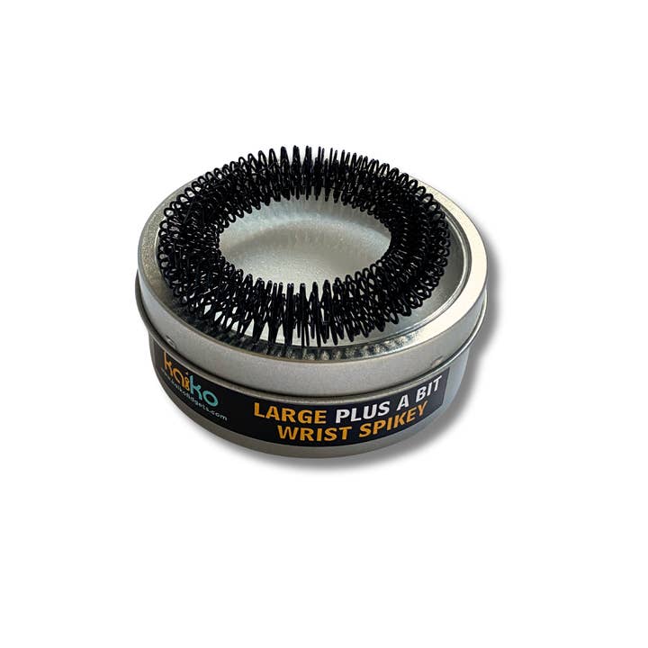Spikey Fidget, grand et petit, au poignet | Kaiko Fidgets pour la vente par LaKONA Stones