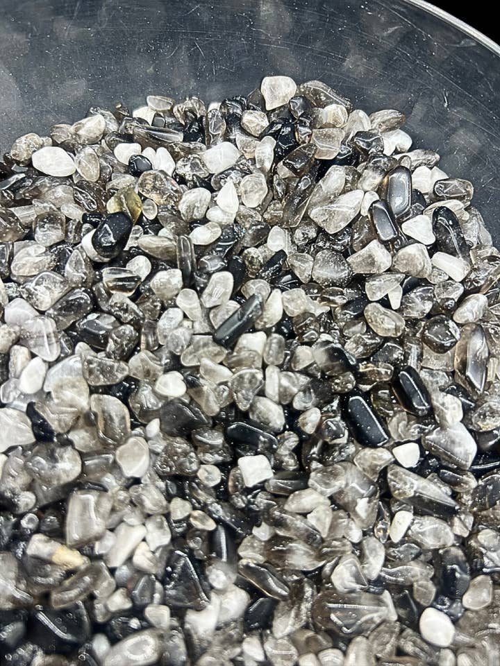 Geoworld - Tumbled Stone - Smoky Quartz - Chips for wholesale by Geoworld Gallery