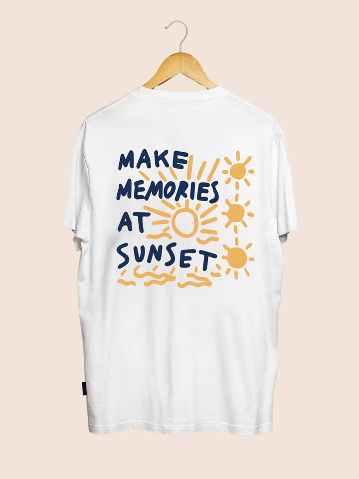 T-shirt Sunset Lovers per la vendita all'ingrosso da parte di SNOC