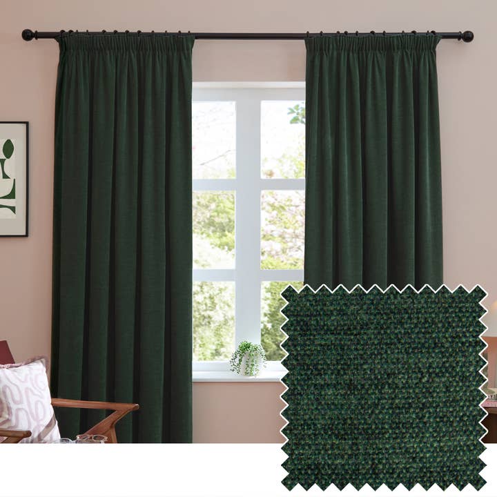 Rideaux occultants en chenille douce à plis crayon vert bouteille pour la vente par Riva Home