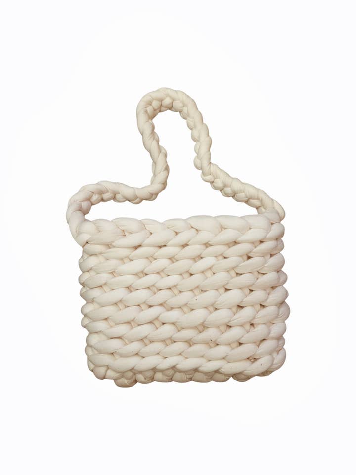 Sac en coton écru au point crochet épais pour la vente par Riciclare By Livasey