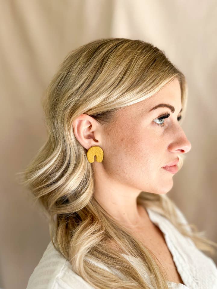 Clous en forme d'arc abstraits pour la vente par The Raw Creative