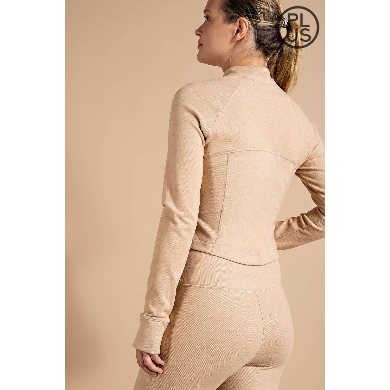 Rae Mode - Vente Chemise – femme - HAUT CÔTELÉ À MANCHES LONGUES ET COL MONTANT BROSSÉ DE GRANDE TAILLE10