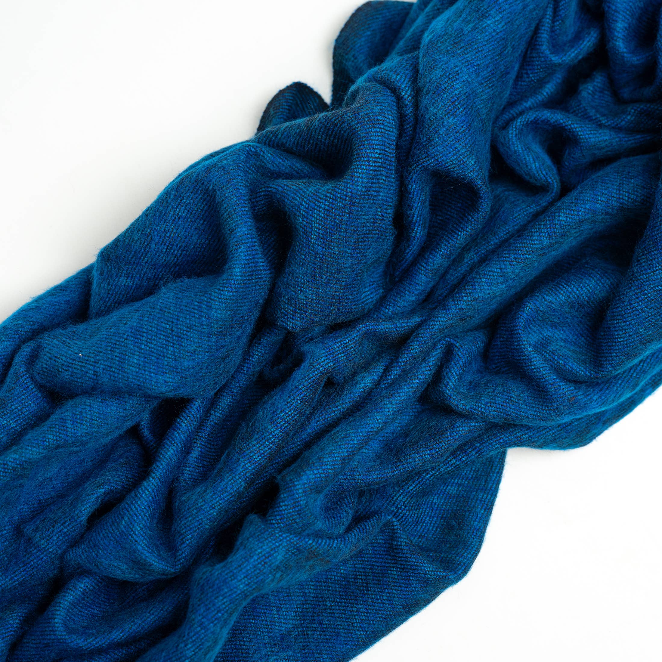 ART HIMALAYAN TRADING LTD - Vente Plaids - Couverture de voyage en laine de yak extra douce, 46 x 96 pouces, fabriquée à la main3