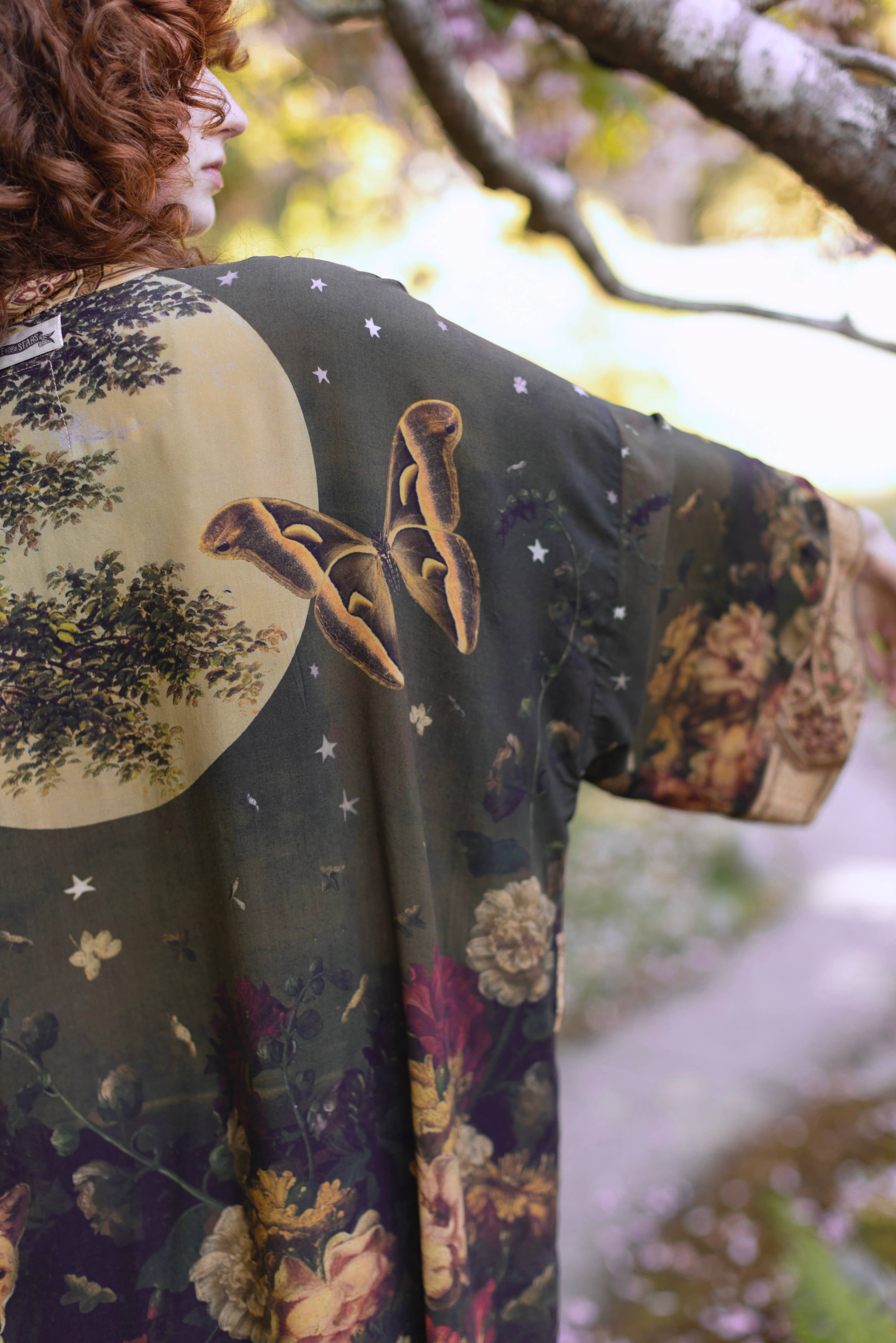 Market of Stars (Worldwide) - Vendita all'ingrosso Kimono - Donna - Il Messenger Opera Duster Robe con Giovanna d'Arco e Fiori8