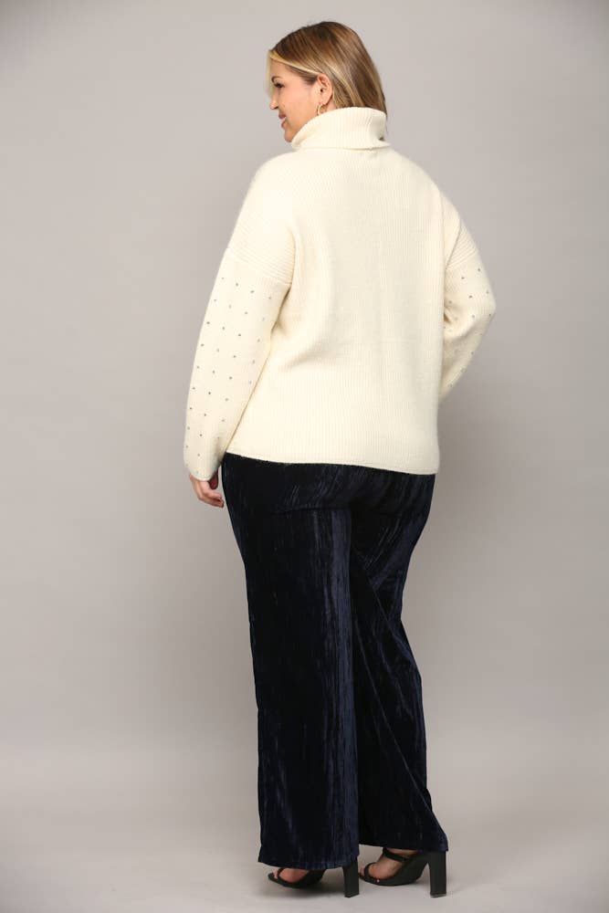 CREMA MAGLIONE A COLLO ALTO IMPREZIOSITO DA STRASS FW9411P in vendita all'ingrosso su Faire8