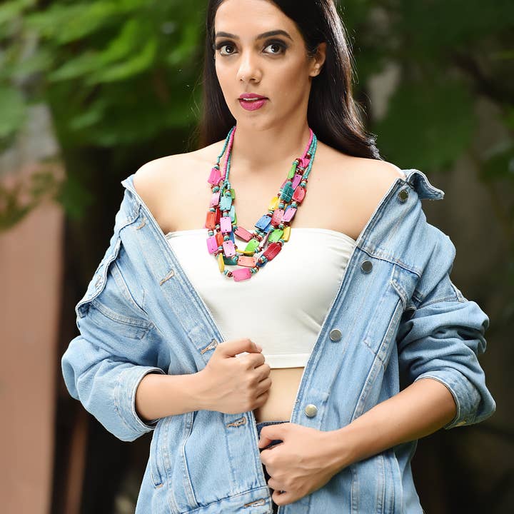 International Duru's – Engroshandel Smykkesæt – 3 TRÅDE MULTI FARVE TRÆ MULTI TRÅDE HALSKÆDE SÆT 157111