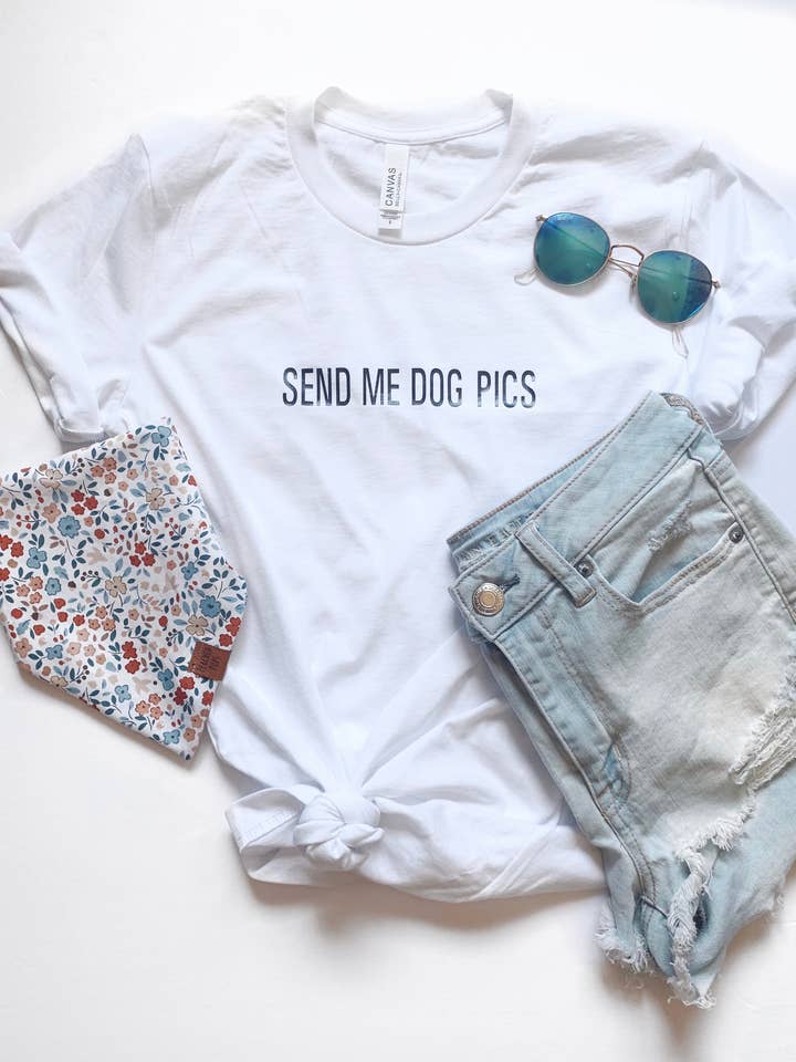 Send Me Dog Pics T-shirt for engroshandel hos Peached Pups