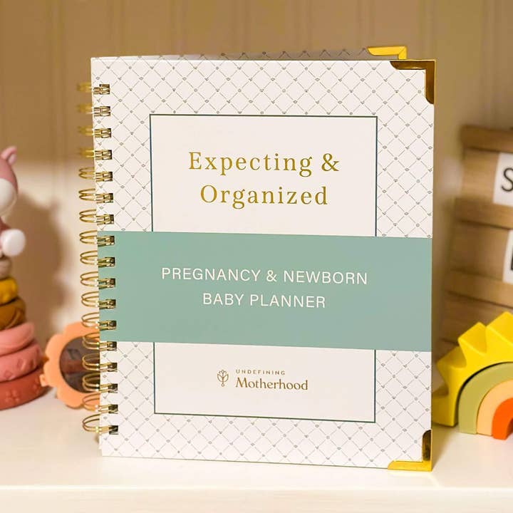 Erwartet und organisiert: Schwangerschaftsplaner & Organizer für Neugeborene für den Großhandel von Undefining Motherhood
