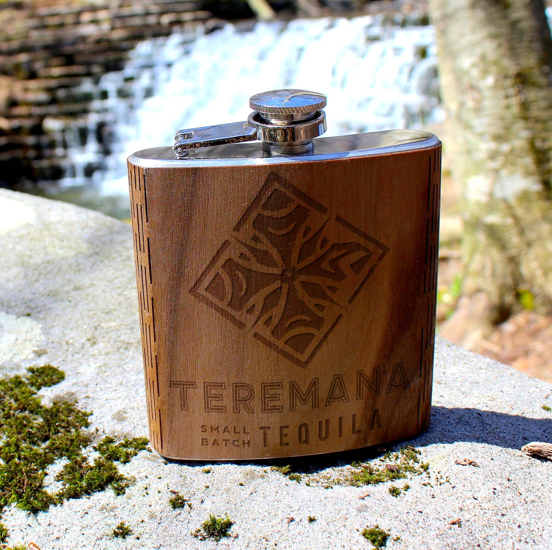 WUDN Handcrafted - Wholesale Flask - CUSTOM Wooden 6 oz Hip Flask, Laser-engraved with your logo12