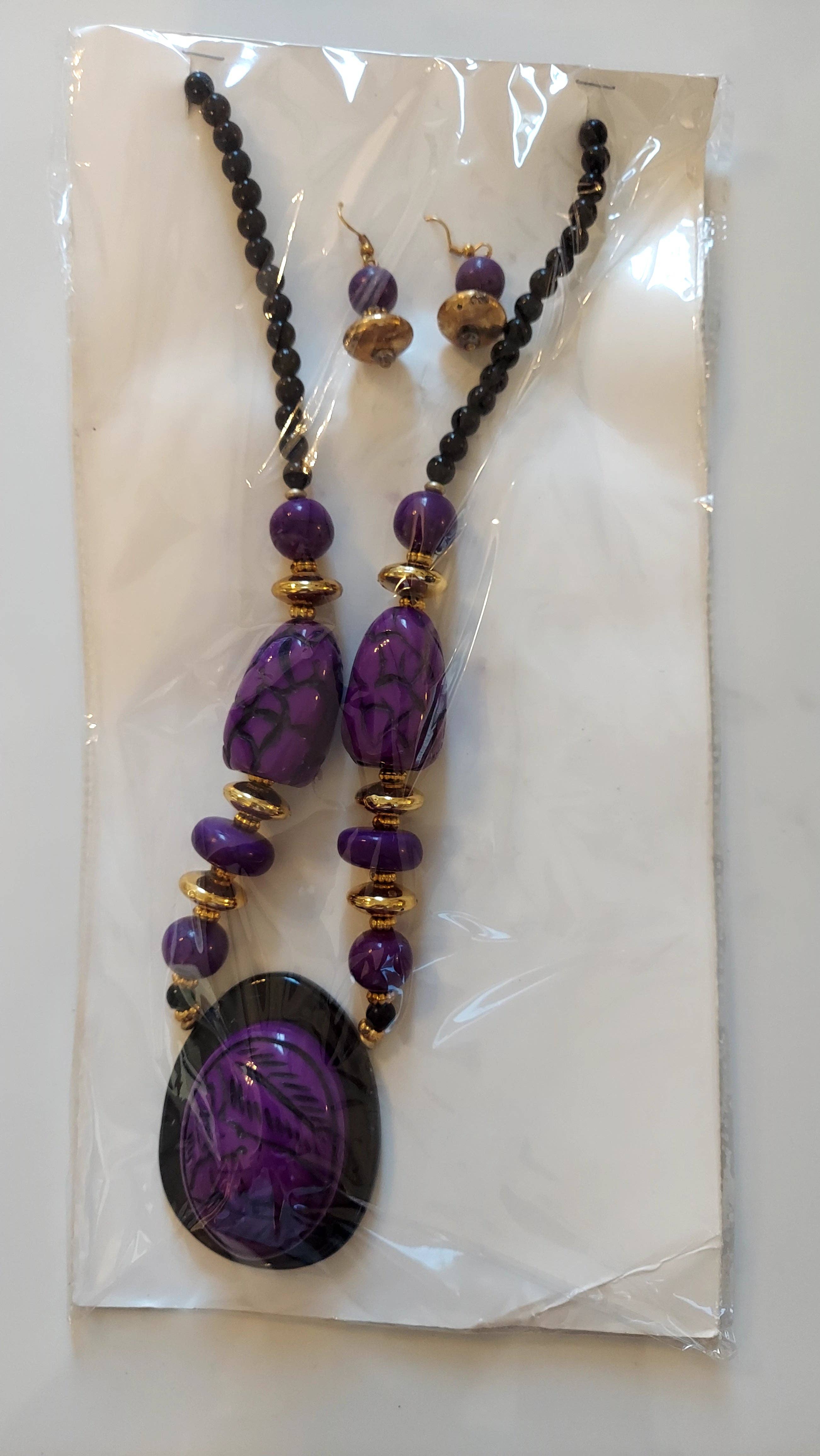 India Batik - Wholesale Jewelry Set - Necklace & Earrings Set / Crackle Elephant0