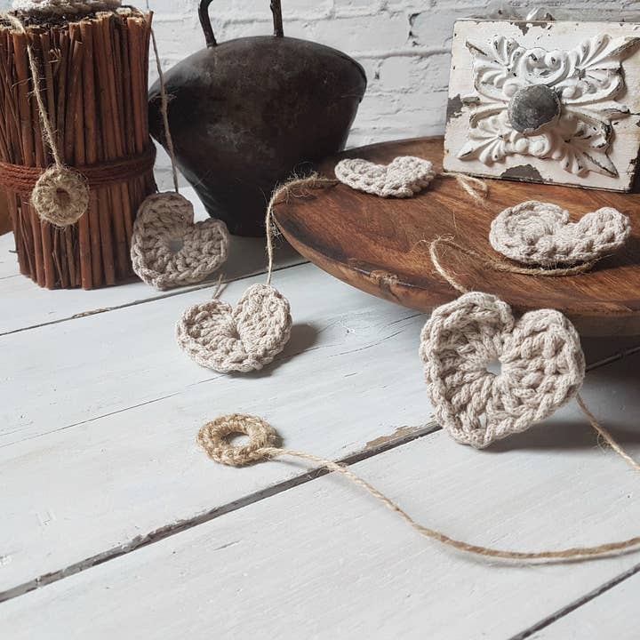 Garland for Mantle with Crochet Hearts for wholesale by Diva Dessva