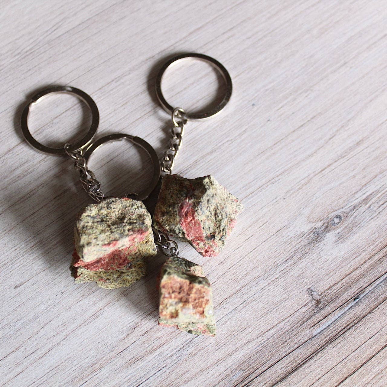 Pebble House - Wholesale Keychain - Unisex - Raw Crystal Keychain (Crystals & Stones)0
