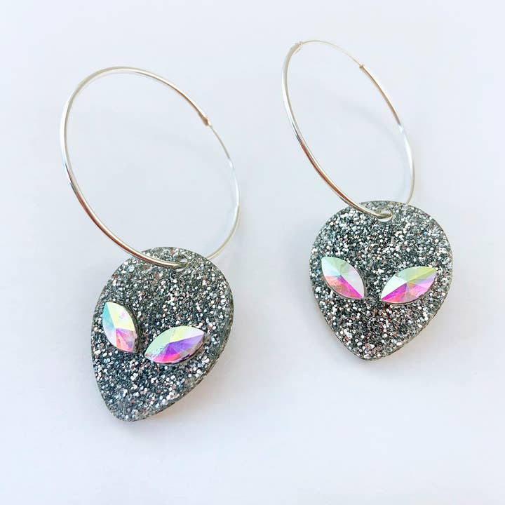 NOW OR NEVER JEWELRY - Wholesale Hangende/ronde oorbellen - Gehypnotiseerde Alien oorbellen