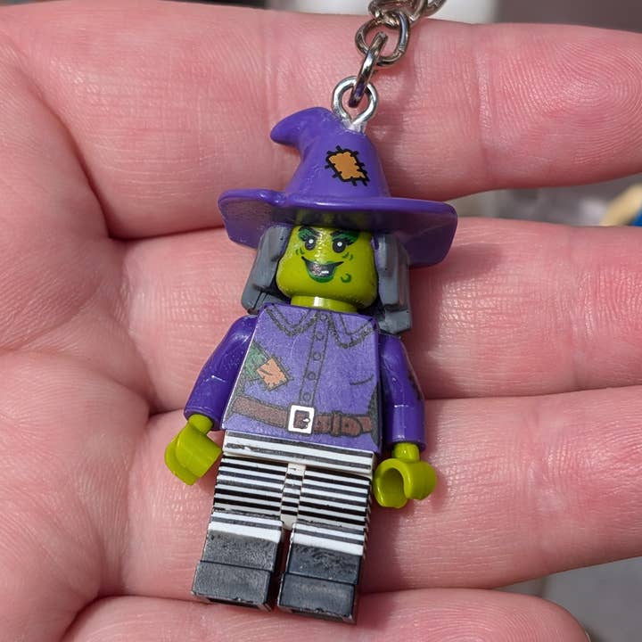 Con-Quest Crafts - Wholesale Keychain - Unisex - Horror Inspired Minifigure Keychains Movie Characters