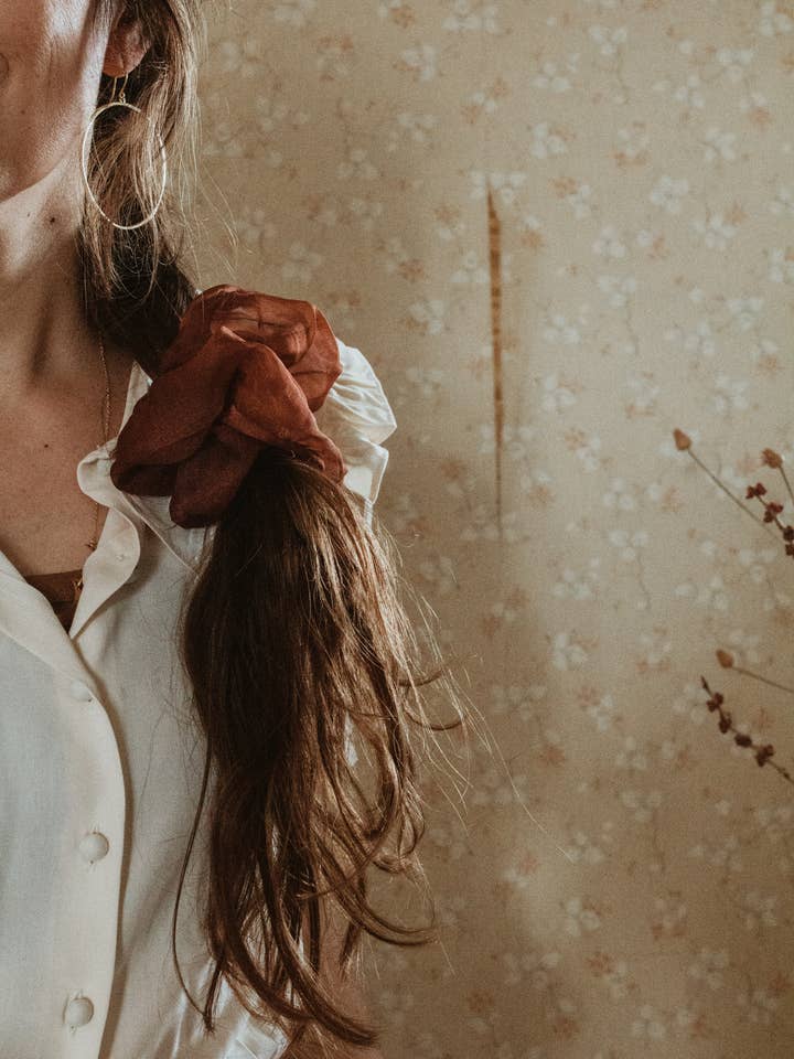 Plant dyed Plastic free ORGANZA silk scrunchy for wholesale by Eloise et moi
