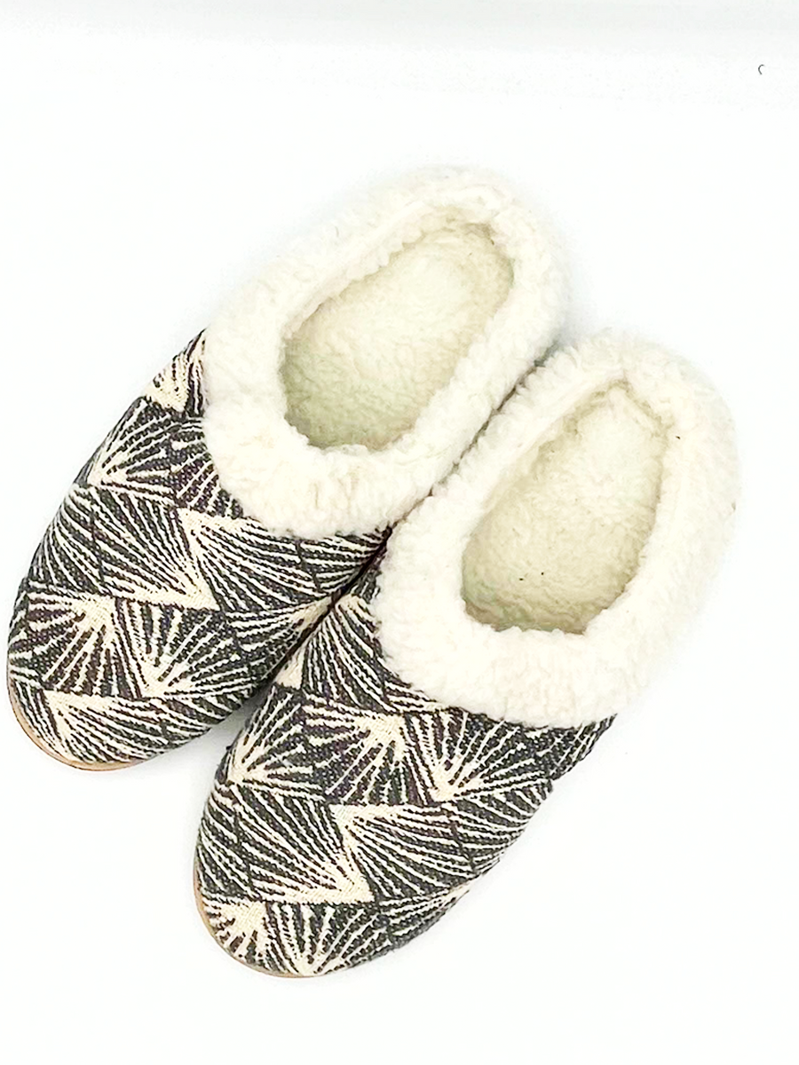 Fair Anita - Wholesale Slippers - Women's - Cozy Clog Slippers4