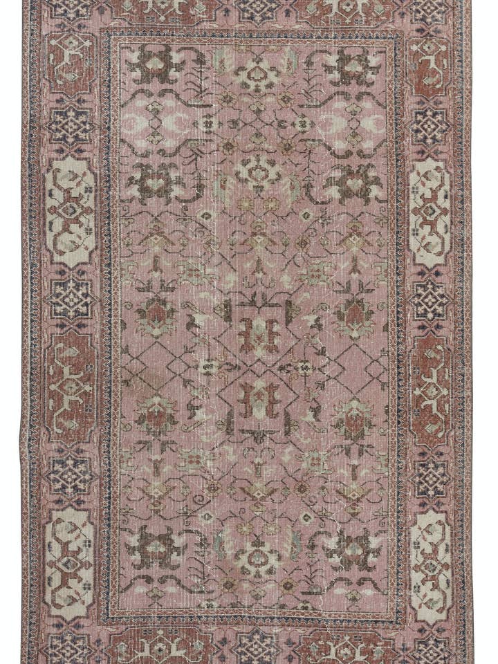Tapete Turco Vintage Feito à Mão de 5,4x8,7 Pés em Cor de Rosa por atacado de Rug Specialist LLC.