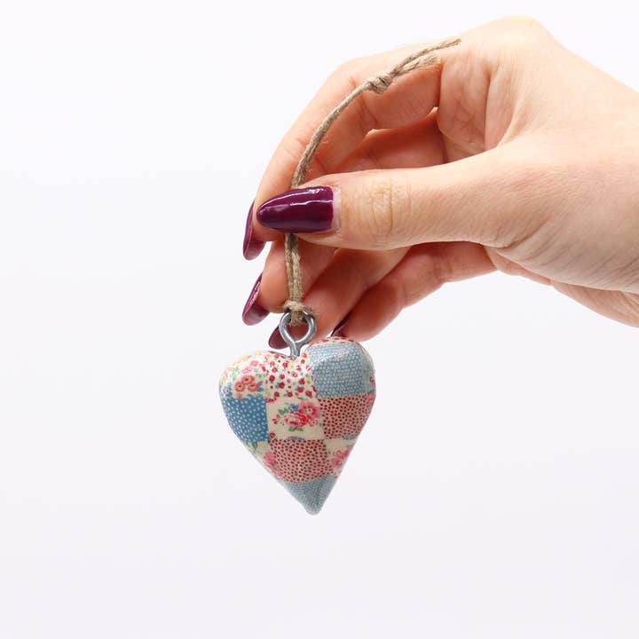 AWGifts Europe - Wholesale Pendant/Charm Necklace - Wholesale Decor Wood Hearts
1