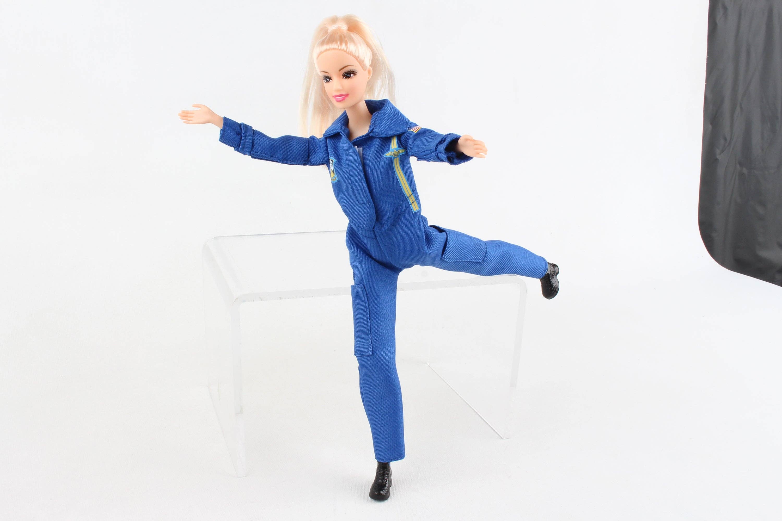 Daron Worldwide Trading - Wholesale Doll - Kids - DA381 Blue Angels Doll Female  by Daron Toys2