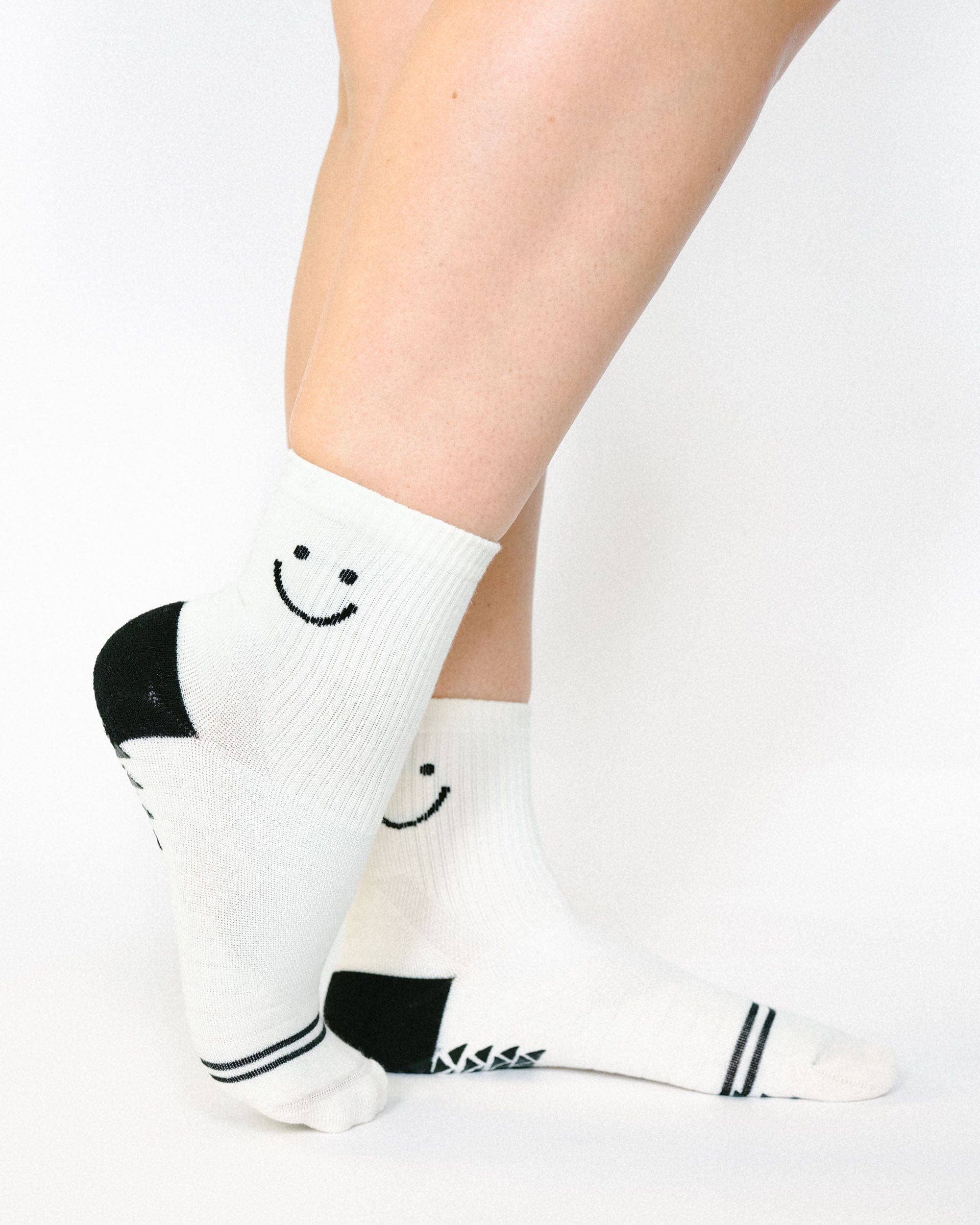 Pointe Studio - Wholesale Socks - Women's - Women's Happy Ankle Runner Sock2