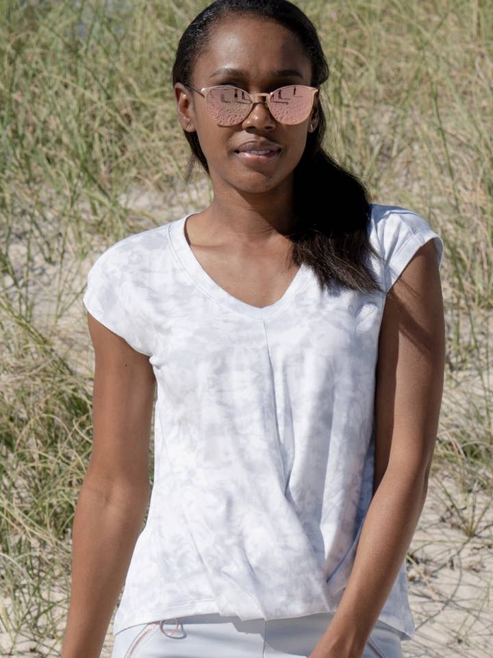 Maglietta da donna Morgan drappeggiata - Grigio Dawn per la vendita all'ingrosso da parte di San Francisco City Lights