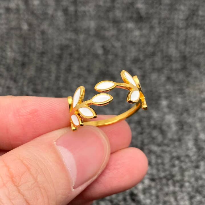 Mio Queena - Wholesale Cocktail/Statement Ring - White Enamel 18K Golden S.Steel Foliage Adjustable Ring -FGS2