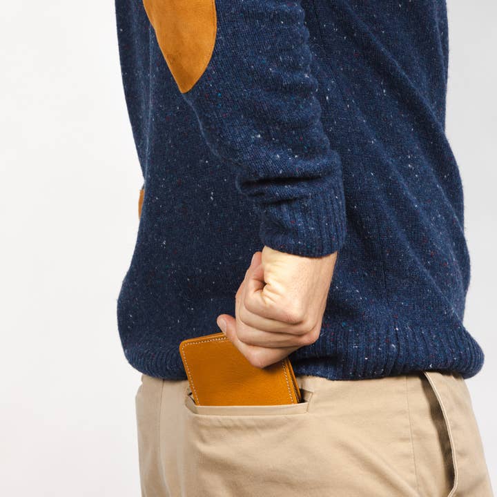 CASUPO - Wholesale Wallet - Men's - Whiskey Tan RFID Leather Wallet – Men’s Classic Bifold Gift3