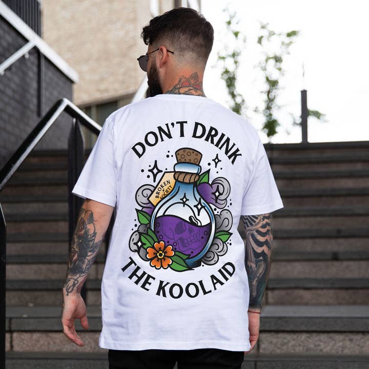 T-shirt "Ne buvez pas le Koolaid" (Unisexe) pour la vente par Broken Society