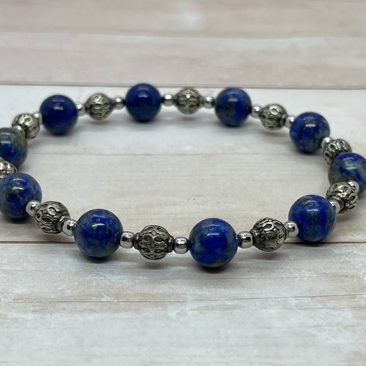 La mer est bleue (Lapis Lazuli) pour la vente par Willows Wanderings