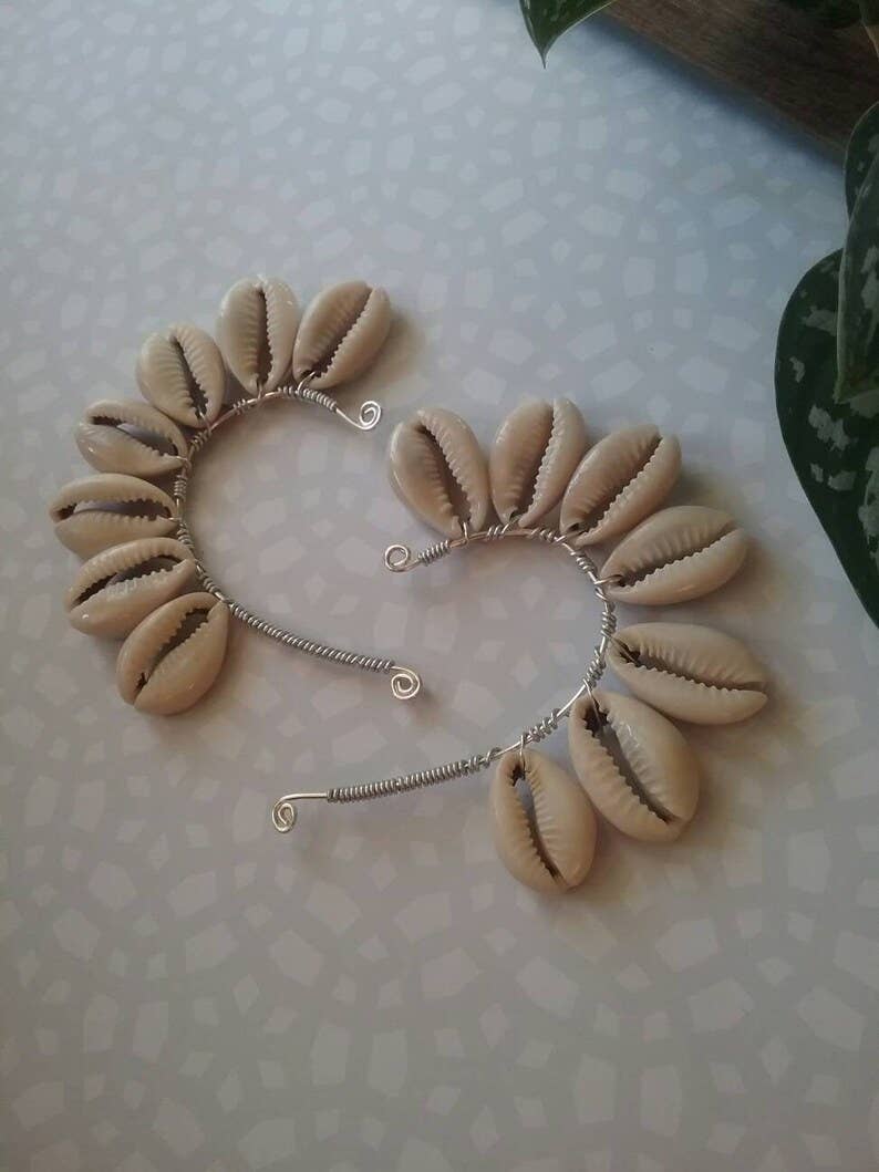 Bellacee Jewelry – Großhandel Ear Cuff/Ohrklemme – Ohrenklemme aus Kaurischalen (Paar)4