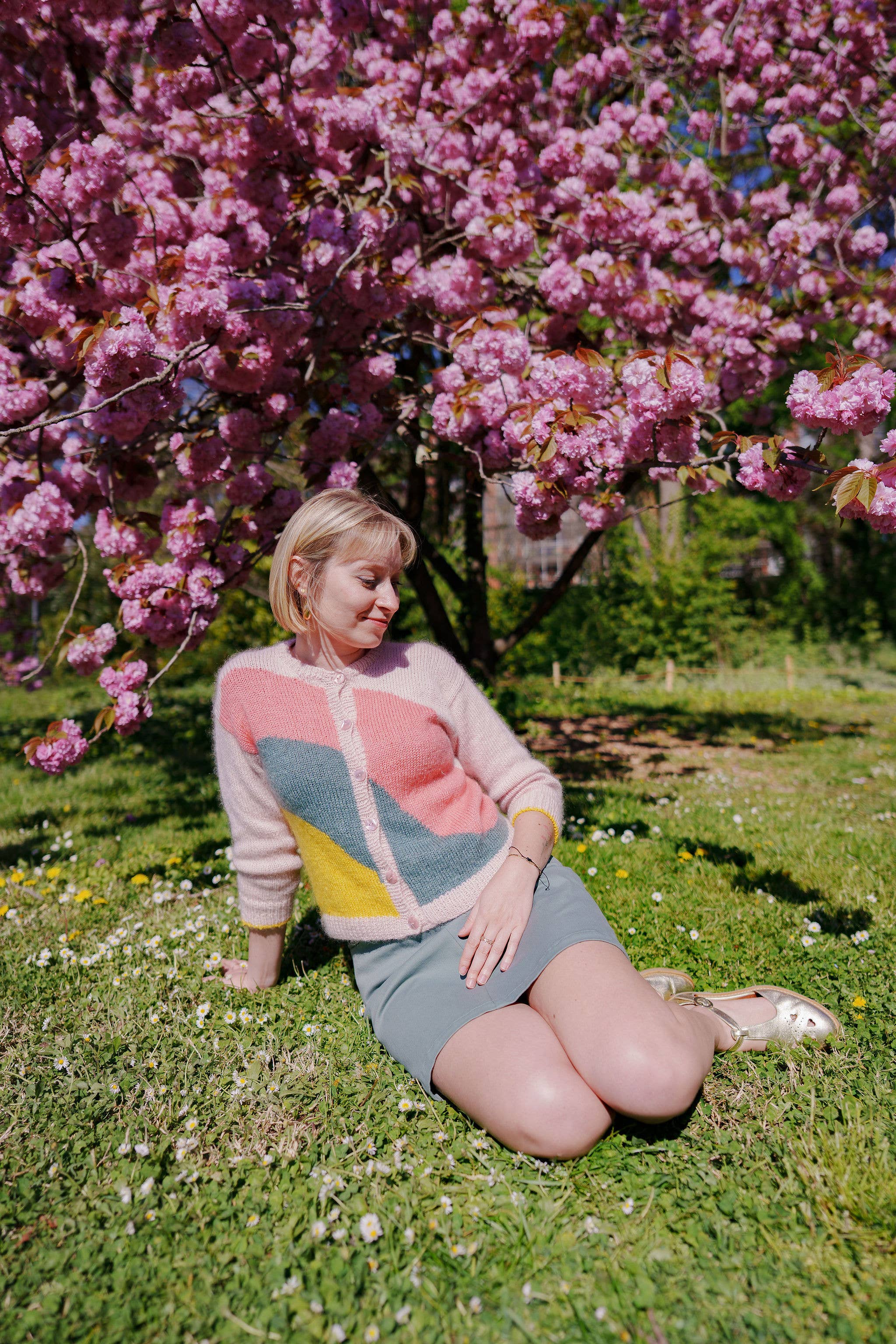 Lise Tailor – wholesale Knitting/Crochet Supplies – Knitting Pattern - Rainbow Cardigan5