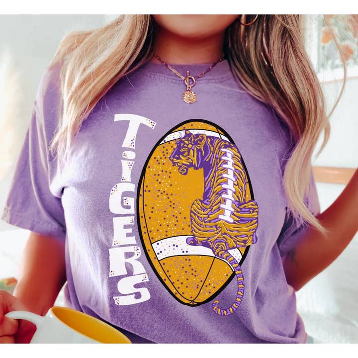 LSU Tiger Football Graphic DTF-Transfer mit Schnürsenkel für den Großhandel von Pink House On River Road